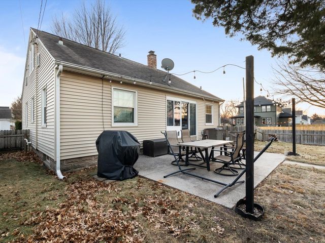 2304 Elm Street, Davenport, IA 52803