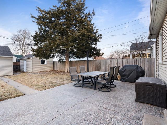 2304 Elm Street, Davenport, IA 52803