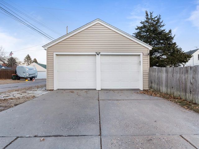 2304 Elm Street, Davenport, IA 52803