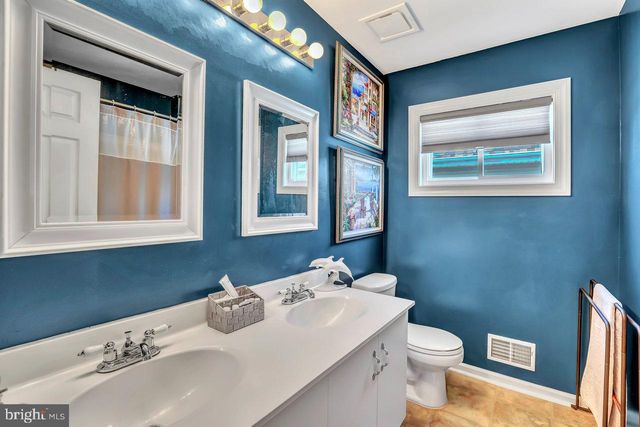 18 SHAWNEE TRL, Burlington, NJ 08016