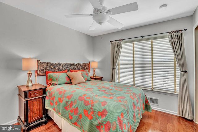 18 SHAWNEE TRL, Burlington, NJ 08016