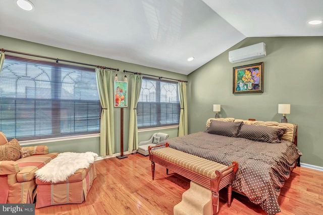 18 SHAWNEE TRL, Burlington, NJ 08016