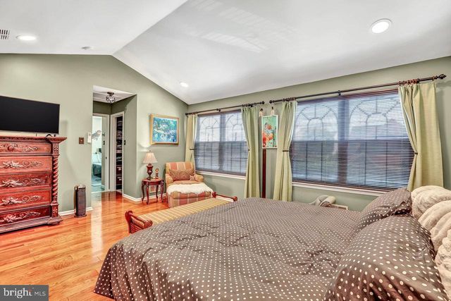 18 SHAWNEE TRL, Burlington, NJ 08016