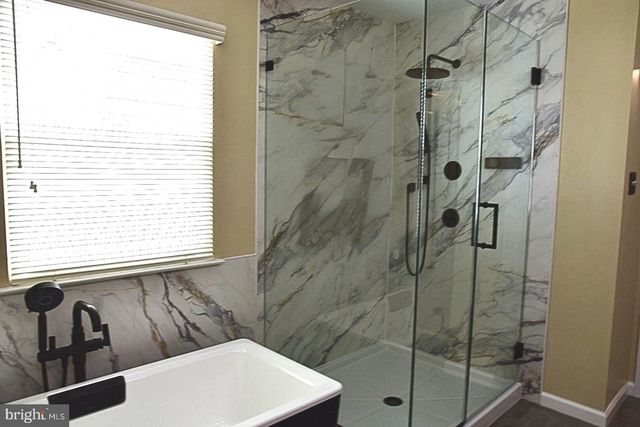 18 SHAWNEE TRL, Burlington, NJ 08016