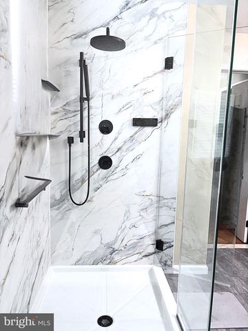 18 SHAWNEE TRL, Burlington, NJ 08016