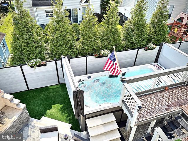 18 SHAWNEE TRL, Burlington, NJ 08016