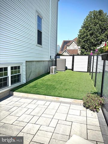 18 SHAWNEE TRL, Burlington, NJ 08016