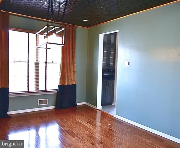 18 SHAWNEE TRL, Burlington, NJ 08016