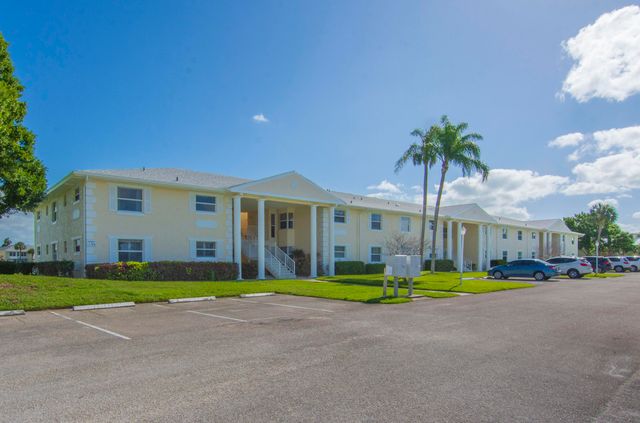 356 Grove Isle Circle, Vero Beach, FL 32962