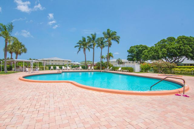 356 Grove Isle Circle, Vero Beach, FL 32962