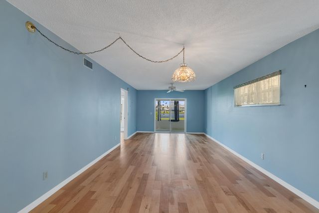 356 Grove Isle Circle, Vero Beach, FL 32962