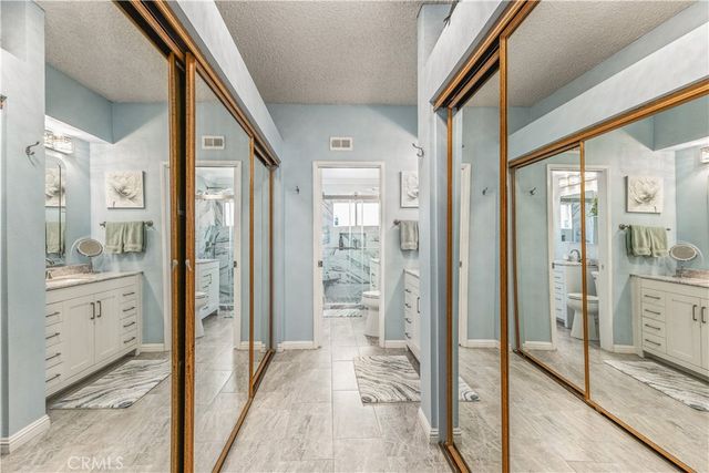 25873 McBean Parkway 54, Valencia, CA 91355