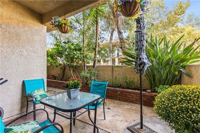 25873 McBean Parkway 54, Valencia, CA 91355