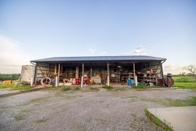 570 SE PP Highway, Leeton, MO 64761