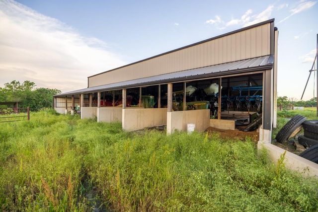 570 SE PP Highway, Leeton, MO 64761