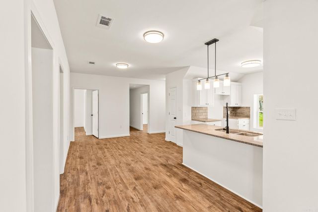 910 Carson Bridge, Lonoke, AR 72086