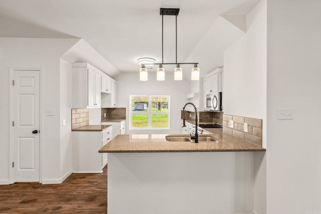 910 Carson Bridge, Lonoke, AR 72086