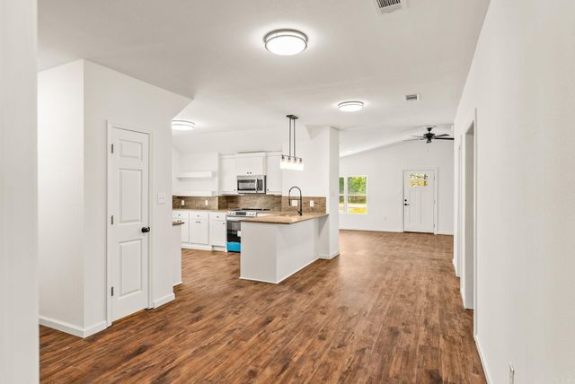 910 Carson Bridge, Lonoke, AR 72086