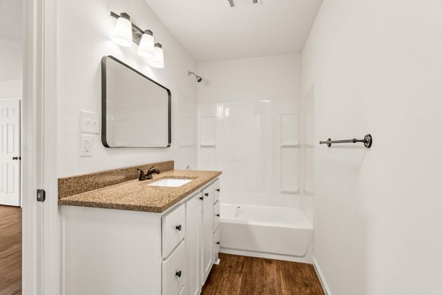 910 Carson Bridge, Lonoke, AR 72086