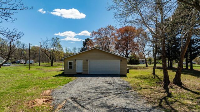 910 Carson Bridge, Lonoke, AR 72086