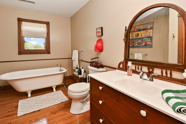 680 E Trakel Place, Springfield, MO 65810