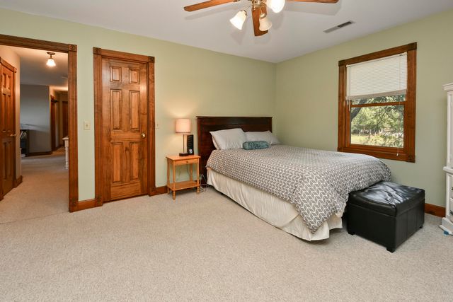 680 E Trakel Place, Springfield, MO 65810