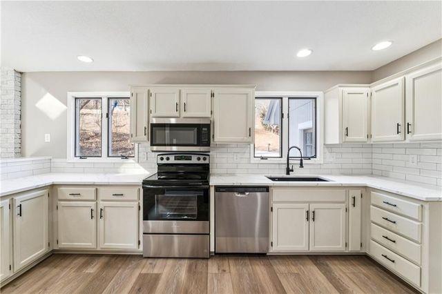 1605 Westwood Drive, Leavenworth, KS 66048