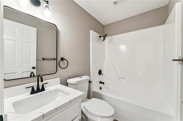 1605 Westwood Drive, Leavenworth, KS 66048