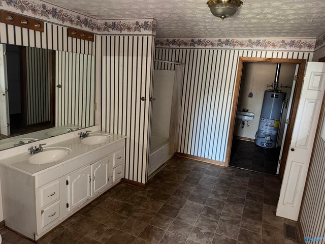 250 Nealhill Rd, Centre, AL 35960