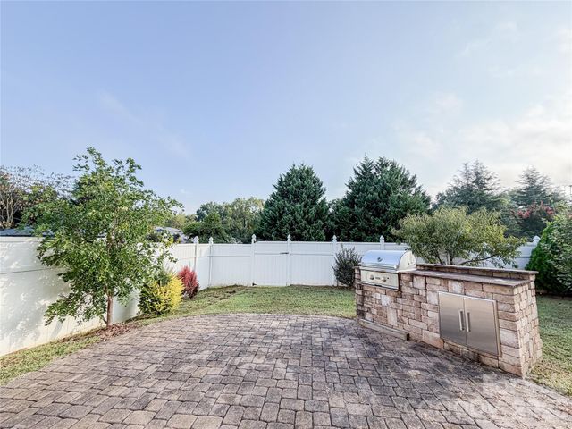 6710 Alderson Drive, Charlotte, NC 28269