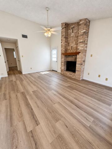 607 Rollingway DR A, Round Rock, TX 78681