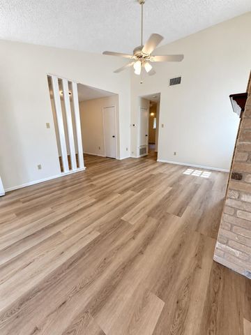 607 Rollingway DR A, Round Rock, TX 78681