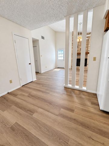 607 Rollingway DR A, Round Rock, TX 78681