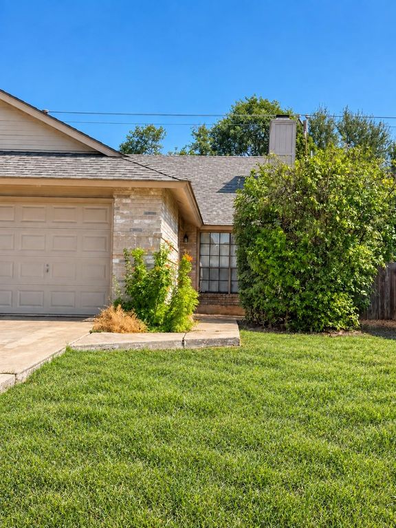 607 Rollingway DR A, Round Rock, TX 78681