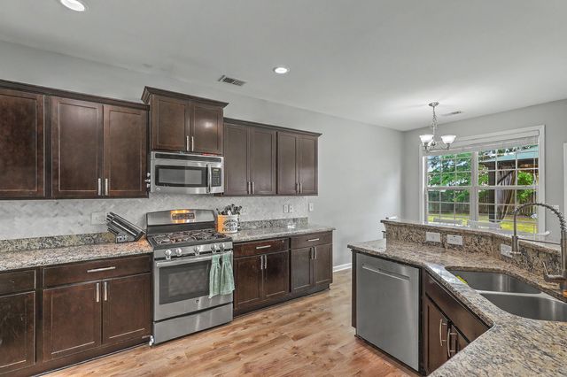 136 Carolina Wren Avenue, Moncks Corner, SC 29461