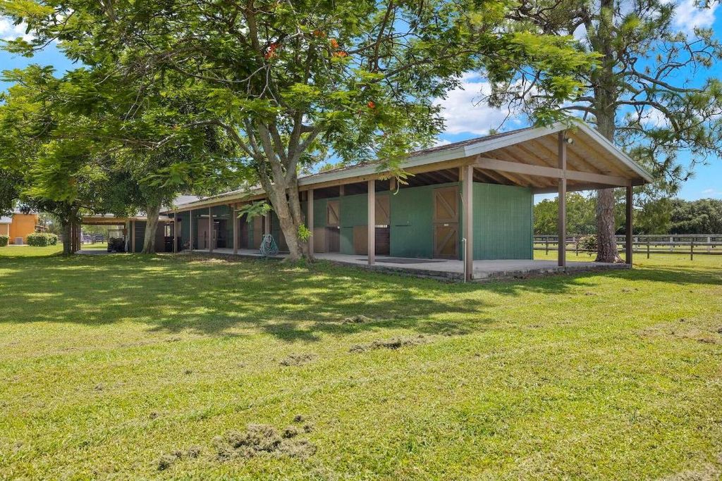 Image 3 of property listing at 16031 Rustic Road, Wellington, FL 33470