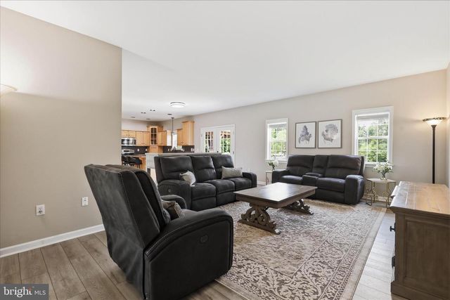 1730 CANDLE LN, York, PA 17404