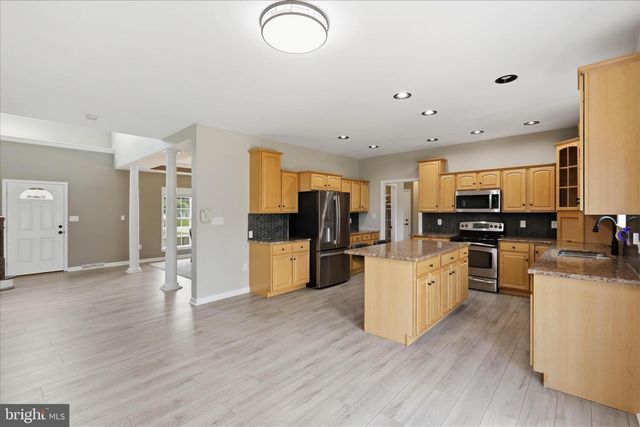 1730 CANDLE LN, York, PA 17404