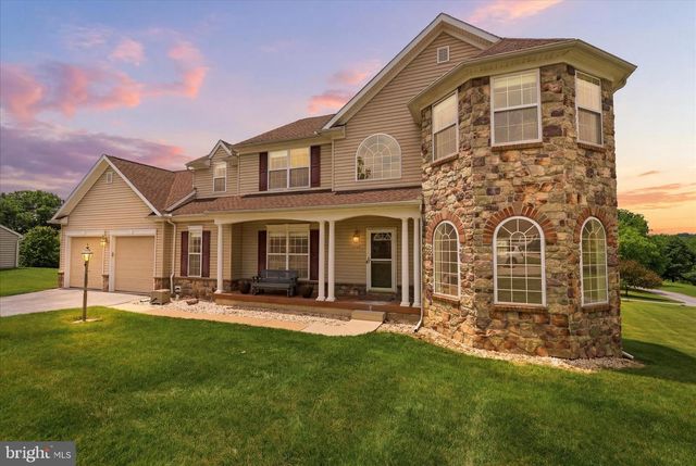 1730 CANDLE LN, York, PA 17404