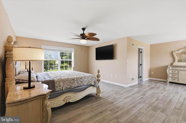 1730 CANDLE LN, York, PA 17404