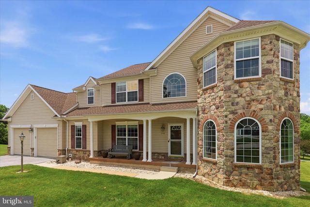 1730 CANDLE LN, York, PA 17404
