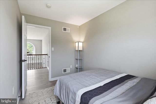 1730 CANDLE LN, York, PA 17404