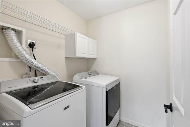 1730 CANDLE LN, York, PA 17404