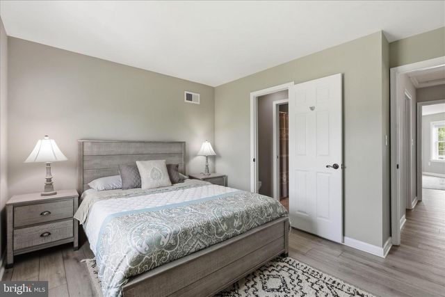 1730 CANDLE LN, York, PA 17404