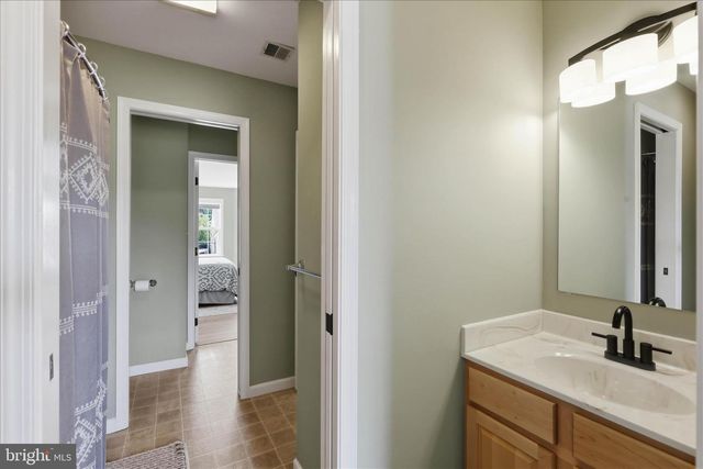 1730 CANDLE LN, York, PA 17404