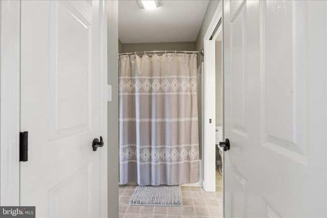 1730 CANDLE LN, York, PA 17404
