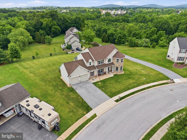 1730 CANDLE LN, York, PA 17404