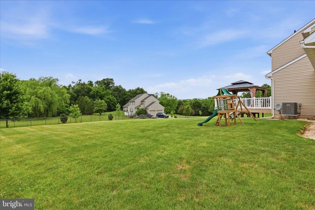 1730 CANDLE LN, York, PA 17404
