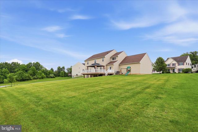 1730 CANDLE LN, York, PA 17404