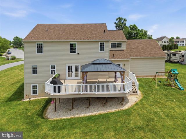 1730 CANDLE LN, York, PA 17404